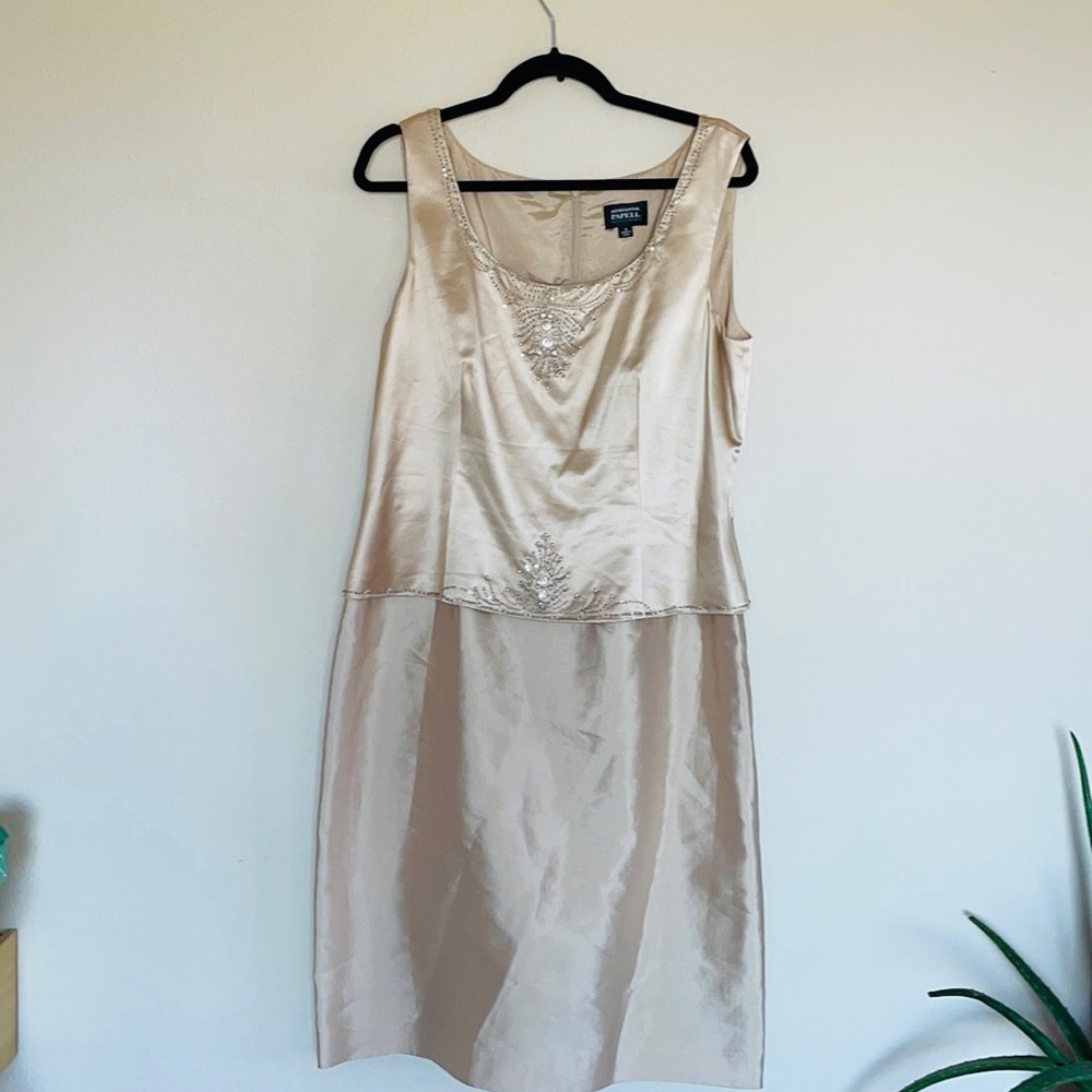 Adrianna Papell Gold Sequin Beaded Dress Gown Silk it fits more like a size 14.